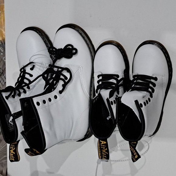 Dr. Martens Kids' 1460 Leather Boots - Picture 12 of 14